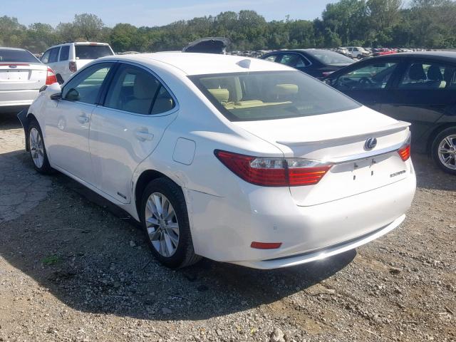 JTHBW1GG9F2081625 - 2015 LEXUS ES 300H WHITE photo 3