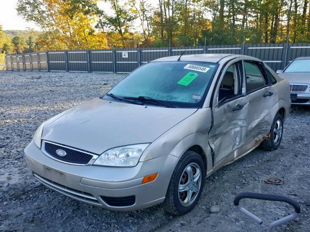 1FAFP34N37W153255 - 2007 FORD FOCUS ZX4 GOLD photo 2