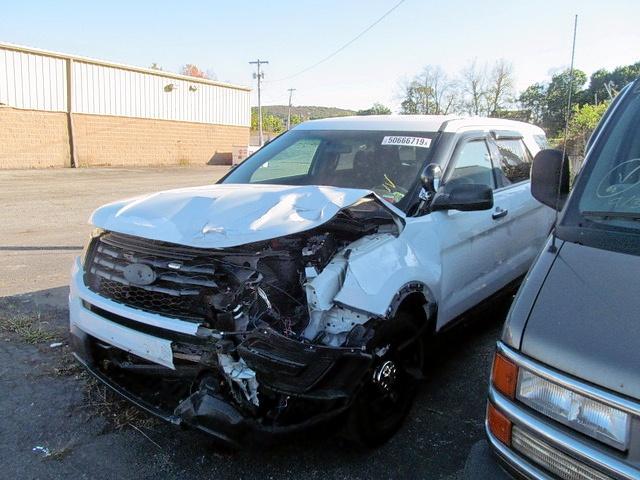 1FM5K8AR7GGD05911 - 2016 FORD EXPLORER P WHITE photo 2