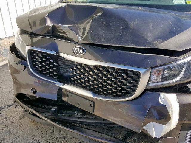 KNDMB5C1XF6065487 - 2015 KIA SEDONA LX BROWN photo 9