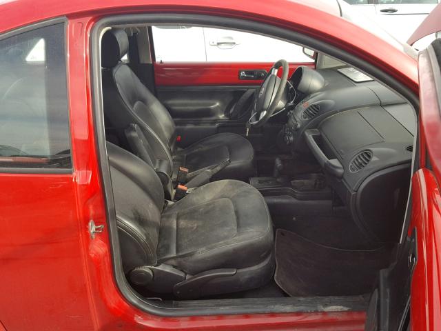 3VWPW31C09M517586 - 2009 VOLKSWAGEN NEW BEETLE წითელი ფოტო 5