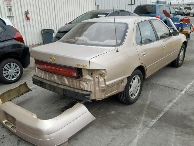 JT2GK13E8R0024686 - 1994 TOYOTA CAMRY XLE TAN photo 4