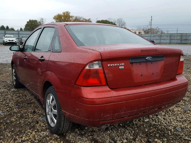 1FAFP34N85W259570 - 2005 FORD FOCUS ZX4 RED photo 3