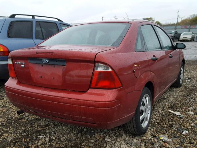 1FAFP34N85W259570 - 2005 FORD FOCUS ZX4 RED photo 4