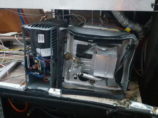 4YDF37224H4702896 - 2017 KEYSTONE MONTANA TWO TONE photo 10