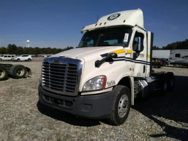 3AKJGEDV2GSHC2142 - 2016 FREIGHTLINER CASCADIA 1 WHITE photo 2