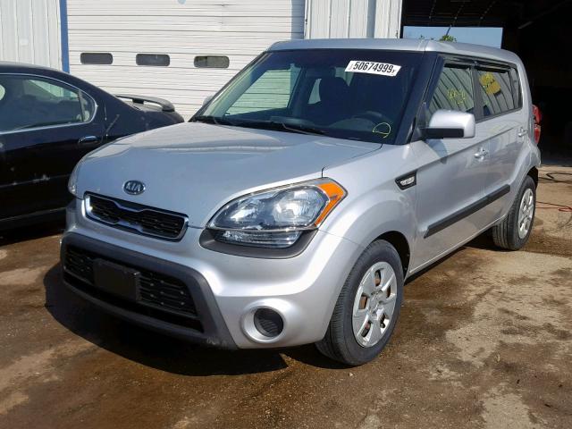 KNDJT2A52C7429699 - 2012 KIA SOUL SILVER photo 2