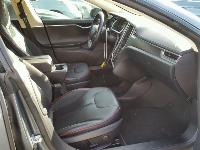 5YJSA1DP9DFP08581 - 2013 TESLA MODEL S Մոխրագույն լուսանկար 5