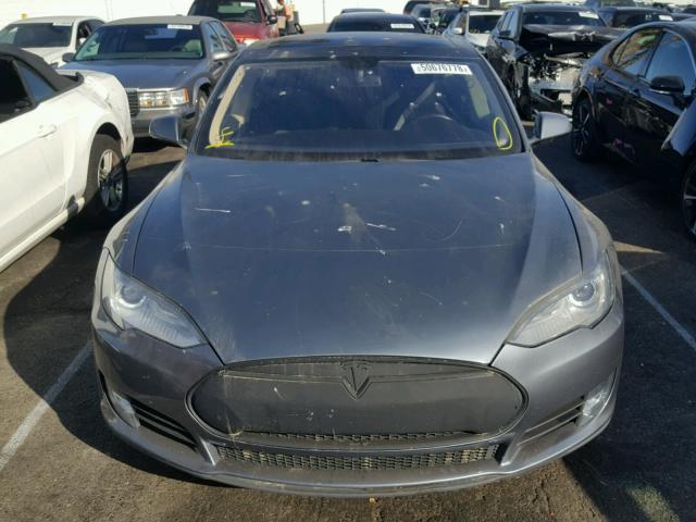 5YJSA1DP9DFP08581 - 2013 TESLA MODEL S Մոխրագույն լուսանկար 9