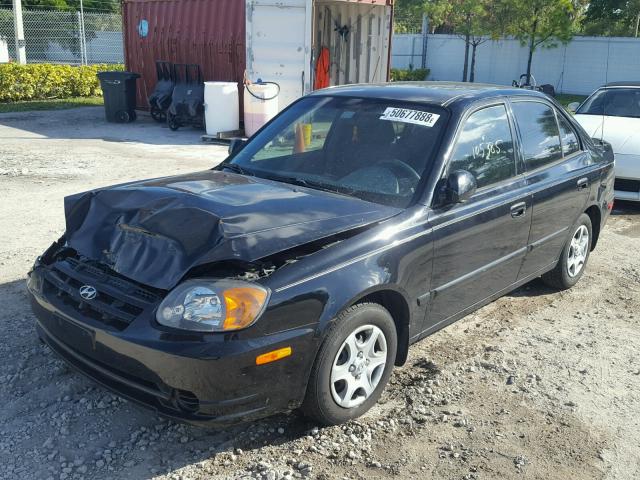 KMHCG45C85U614485 - 2005 HYUNDAI ACCENT GL BLACK photo 2