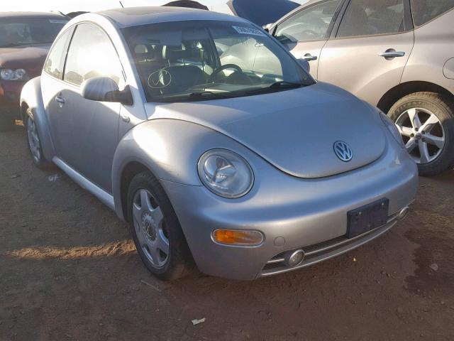 3VWDD21C11M436765 - 2001 VOLKSWAGEN NEW BEETLE 银色 照片 1