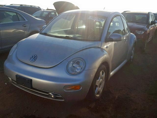 3VWDD21C11M436765 - 2001 VOLKSWAGEN NEW BEETLE 银色 照片 2