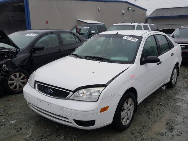 1FAFP34N77W230497 - 2007 FORD FOCUS ZX4 WHITE photo 2