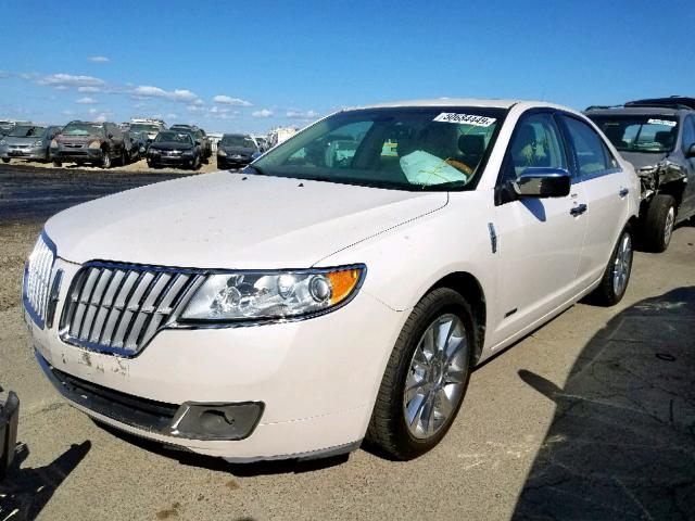 3LNDL2L36CR801820 - 2012 LINCOLN MKZ HYBRID WHITE photo 2