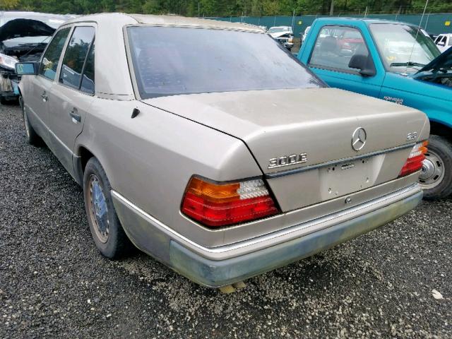 WDBEA28E8PB978600 - 1993 MERCEDES-BENZ 300 E 2.8 TAN photo 3