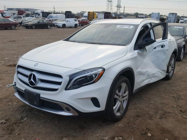 WDCTG4GB3FJ098154 - 2015 MERCEDES-BENZ GLA 250 4M WHITE photo 2