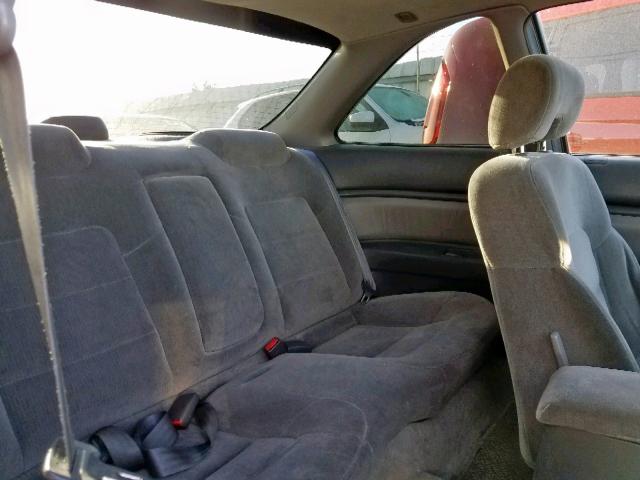 19UYA1256VL015124 - 1997 ACURA 2.2CL Grün Foto 6