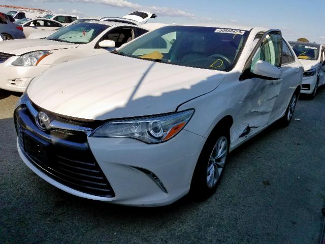 4T4BF1FK5FR507243 - 2015 TOYOTA CAMRY LE WHITE photo 2