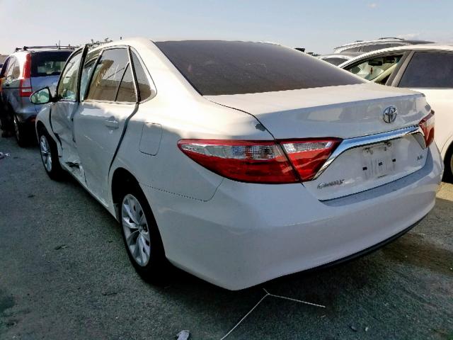 4T4BF1FK5FR507243 - 2015 TOYOTA CAMRY LE WHITE photo 3