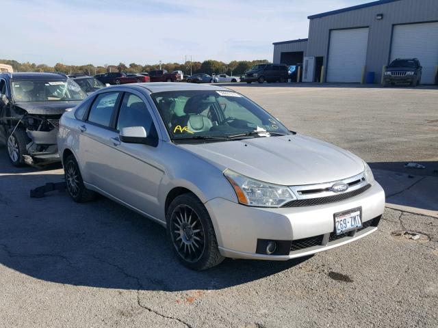 1FAHP36N69W122820 - 2009 FORD FOCUS SES SILVER photo 1