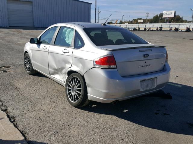 1FAHP36N69W122820 - 2009 FORD FOCUS SES SILVER photo 3