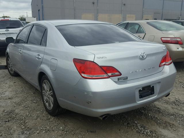 4T1BK36B06U134548 - 2006 TOYOTA AVALON XL GRAY photo 3