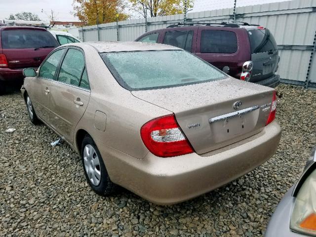 4T1BE32K92U091383 - 2002 TOYOTA CAMRY LE GOLD photo 3