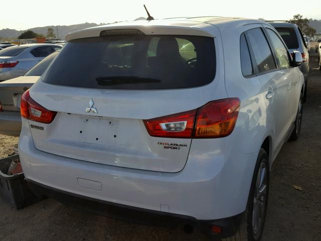 4A4AP3AU6FE036699 - 2015 MITSUBISHI OUTLANDER WHITE photo 4