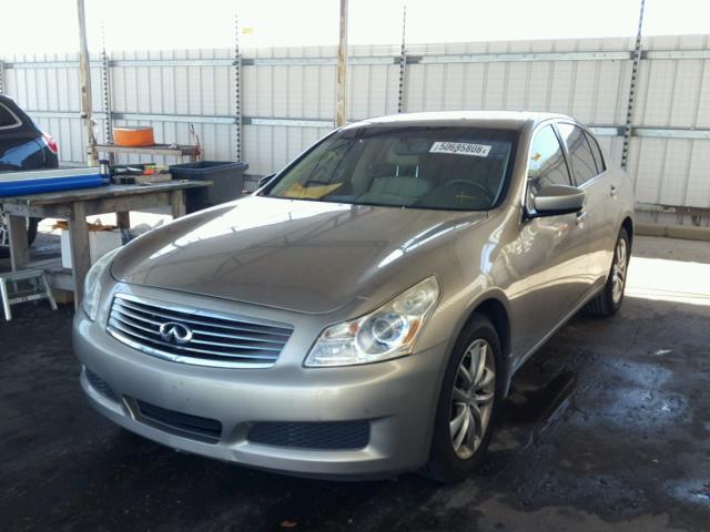 JNKCV61F69M351570 - 2009 INFINITI G37 BEIGE photo 2