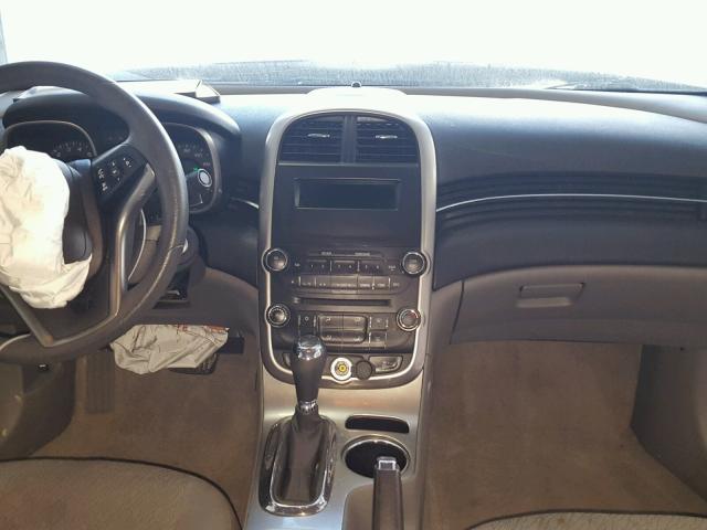 1G11B5SA3GF113703 - 2016 CHEVROLET MALIBU LIM 金色 照片 9