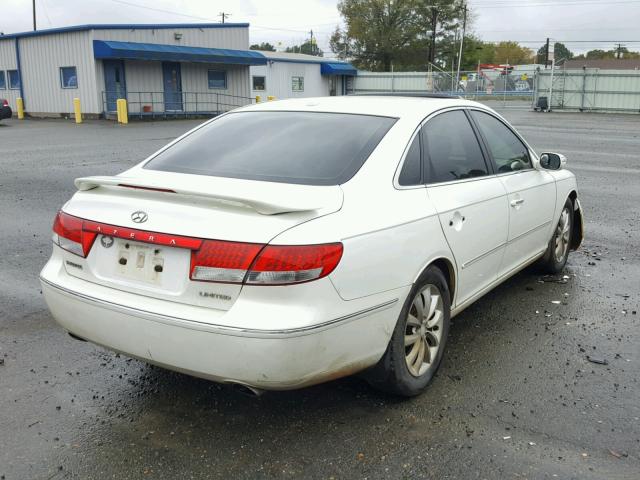 KMHFC46F38A290529 - 2008 HYUNDAI AZERA SE WHITE photo 4