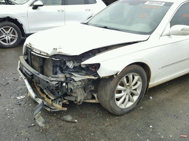 KMHFC46F38A290529 - 2008 HYUNDAI AZERA SE WHITE photo 9