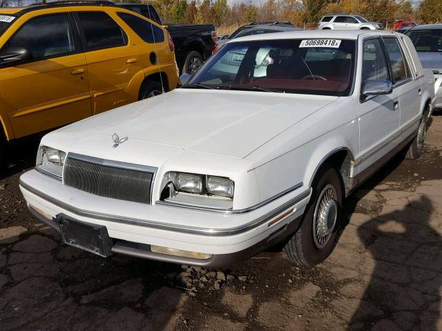 1C3XV66R7ND852374 - 1992 CHRYSLER NEW YORKER WHITE photo 2