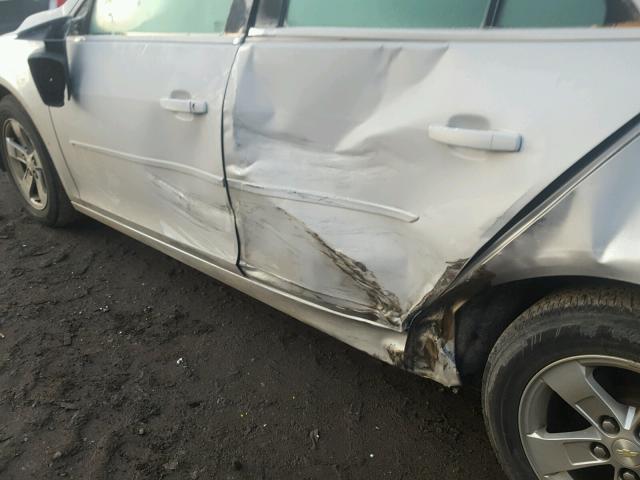 1G11B5SA8DF196069 - 2013 CHEVROLET MALIBU LS 银色 照片 9