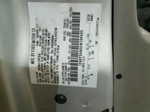 1FAFP34N05W109405 - 2005 FORD FOCUS ZX4 SILVER photo 10