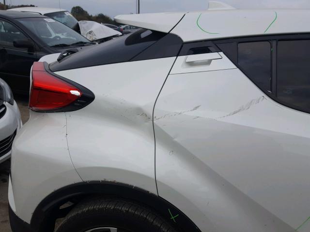 NMTKHMBX5JR016677 - 2018 TOYOTA C-HR XLE WHITE photo 9