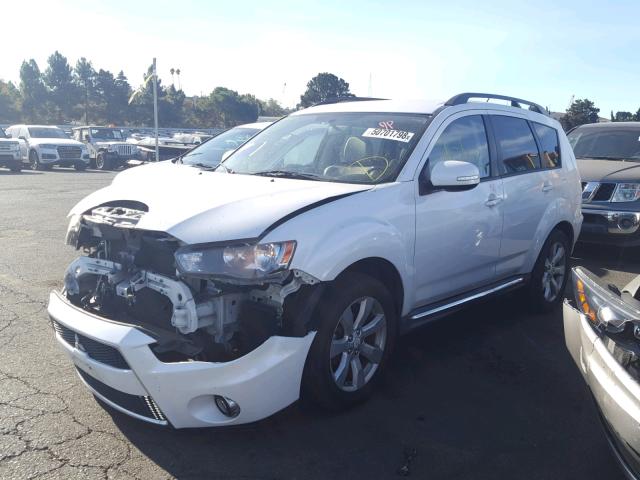 JA4JS4AX3AZ002656 - 2010 MITSUBISHI OUTLANDER WHITE photo 2