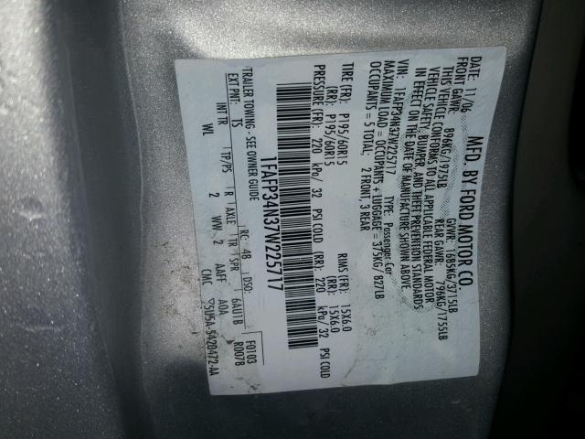 1FAFP34N37W225717 - 2007 FORD FOCUS ZX4 SILVER photo 10