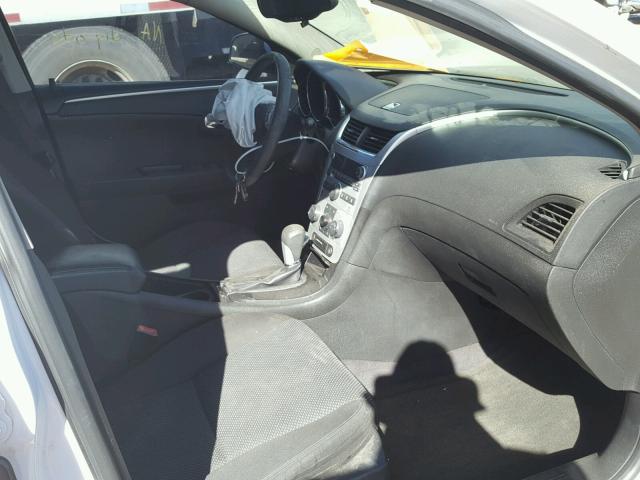 1G1ZC5E08CF196672 - 2012 CHEVROLET MALIBU 1LT თეთრი ფოტო 5