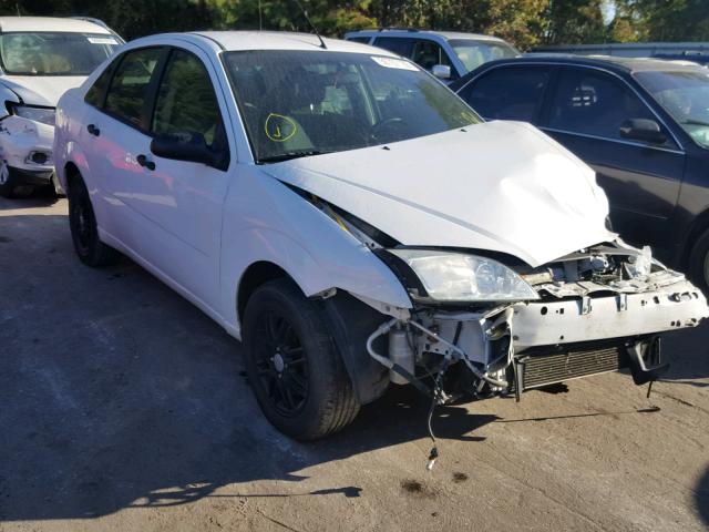 1FAHP34NX6W177317 - 2006 FORD FOCUS ZX4 WHITE photo 1