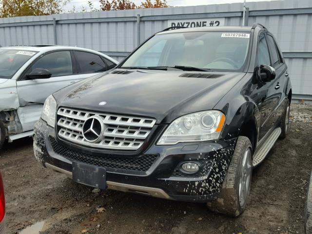 4JGBB25E49A490853 - 2009 MERCEDES-BENZ ML BLACK photo 2