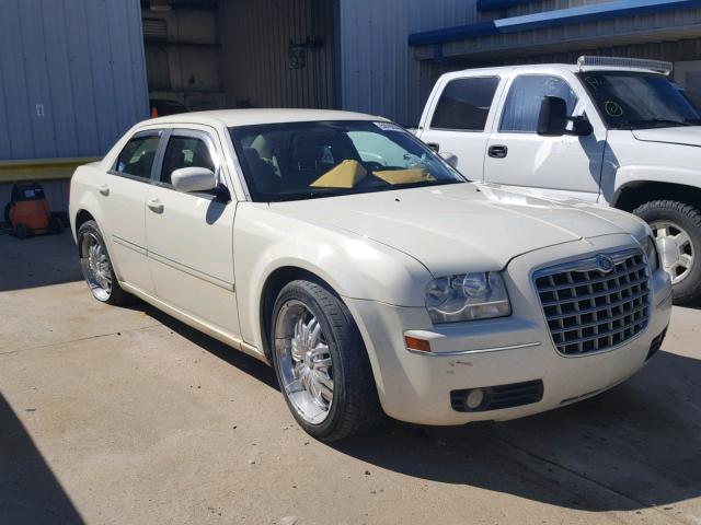 2C3KA53G66H509711 - 2006 CHRYSLER 300 TOURIN WHITE photo 1