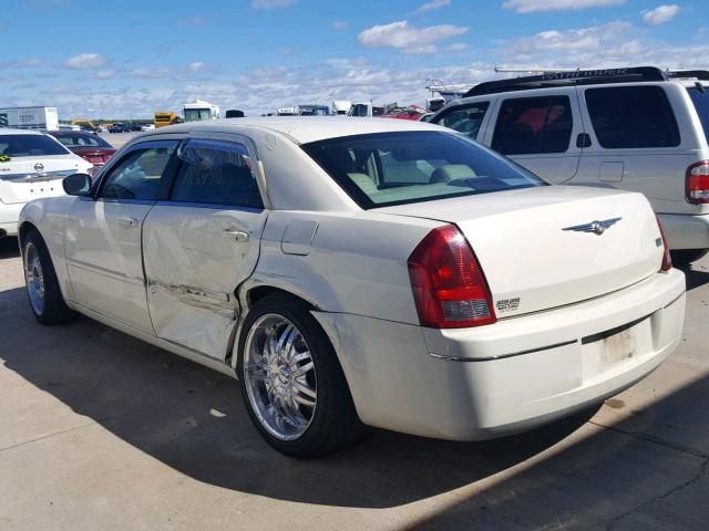 2C3KA53G66H509711 - 2006 CHRYSLER 300 TOURIN WHITE photo 3