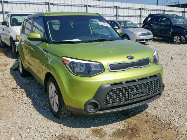 KNDJN2A21G7819067 - 2016 KIA SOUL GREEN photo 1