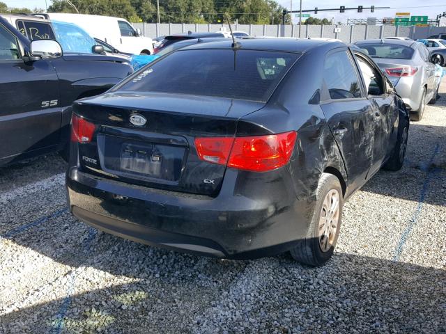 KNAFU4A29D5735104 - 2013 KIA FORTE EX BLACK photo 4