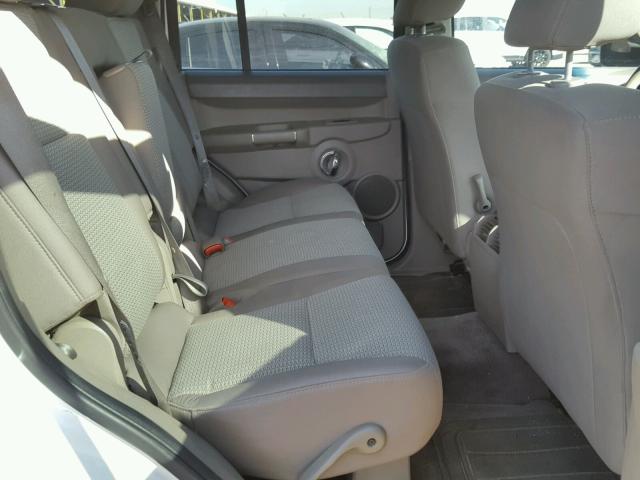 1J8HH48K19C502044 - 2009 JEEP COMMANDER WHITE photo 6