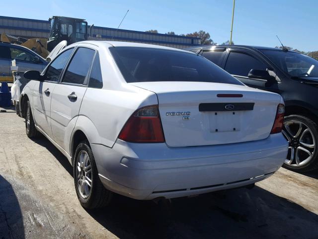 1FAFP34N47W343100 - 2007 FORD FOCUS ZX4 WHITE photo 3