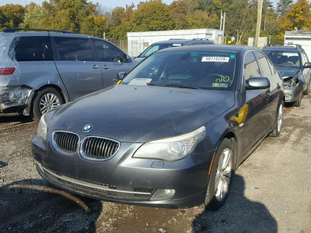 WBANV13589C150998 - 2009 BMW 528 XI CHARCOAL photo 2