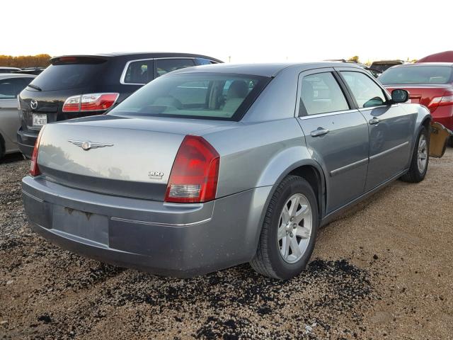 2C3KA53G06H355609 - 2006 CHRYSLER 300 TOURIN BLUE photo 4