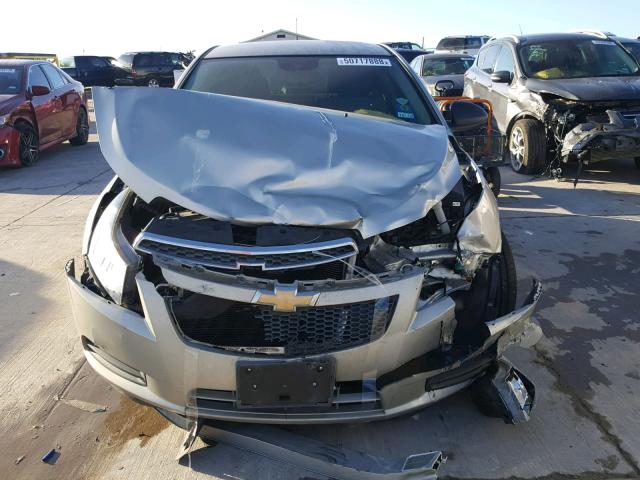 1G1PA5SH0E7254293 - 2014 CHEVROLET CRUZE LS CREAM photo 9